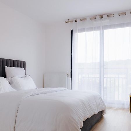 Appartement Luxueux, Neuf & Equipe A Versailles, Saint-Cyr-lʼÉcole Екстериор снимка