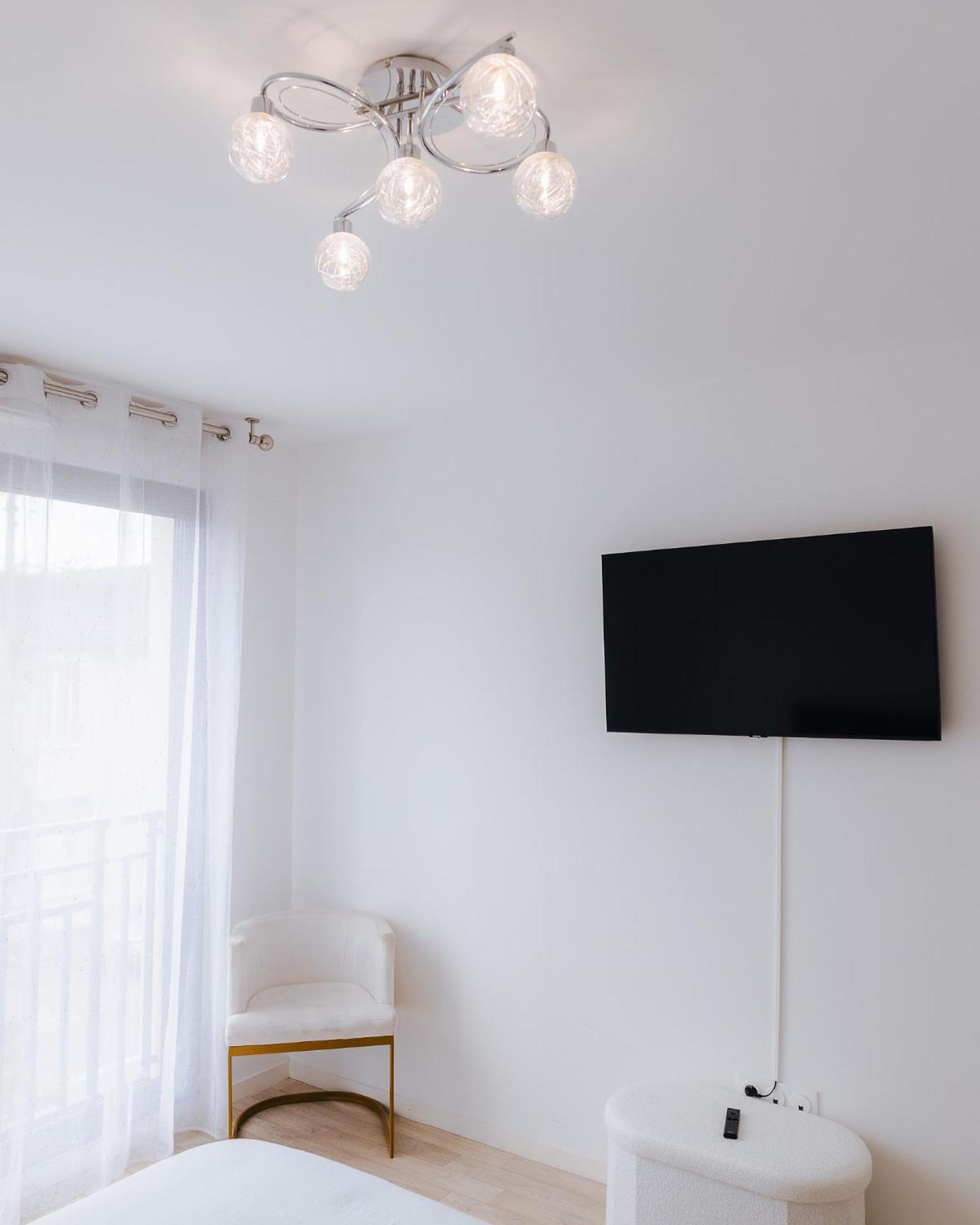 Appartement Luxueux, Neuf & Equipe A Versailles, Saint-Cyr-lʼÉcole Екстериор снимка