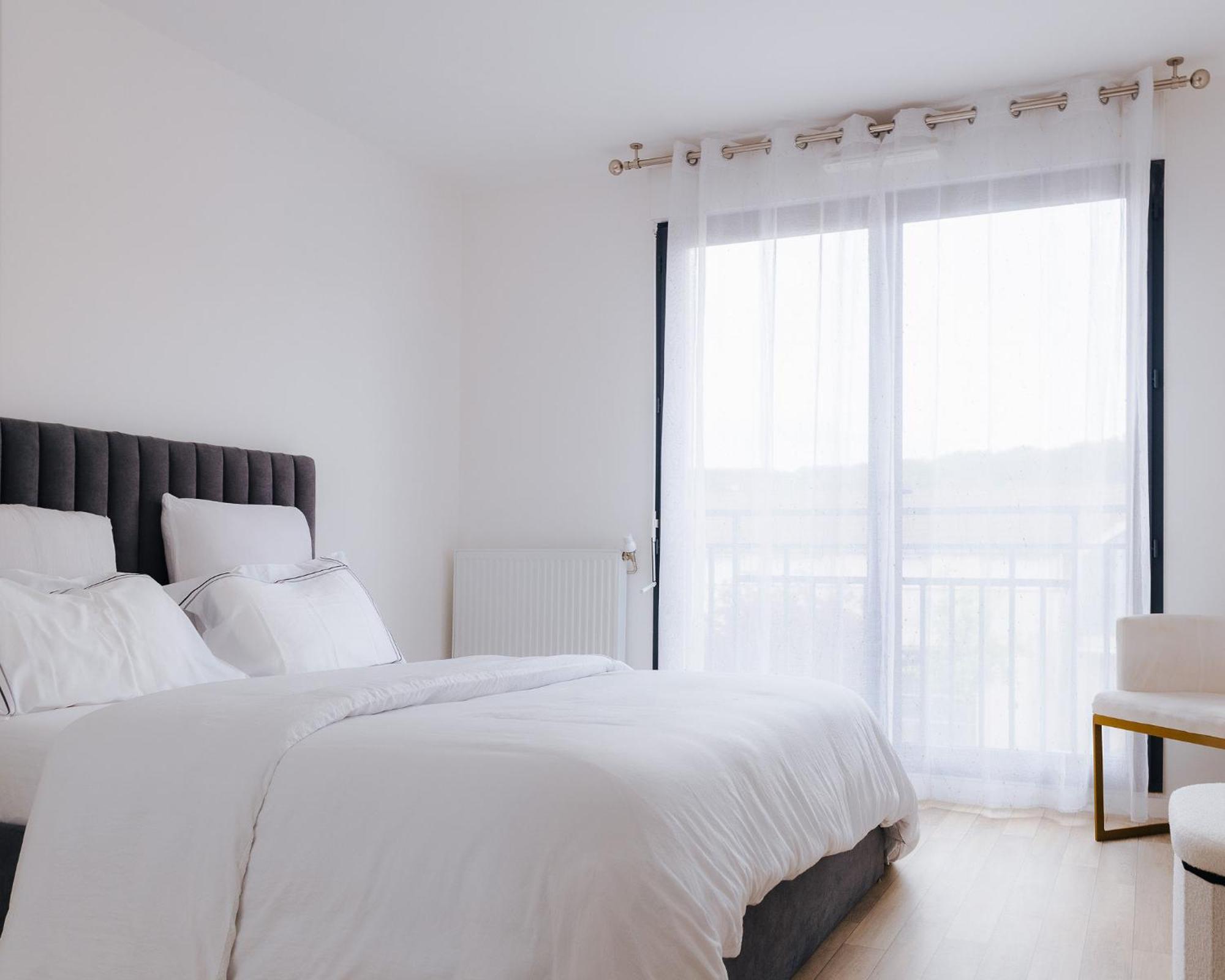 Appartement Luxueux, Neuf & Equipe A Versailles, Saint-Cyr-lʼÉcole Екстериор снимка