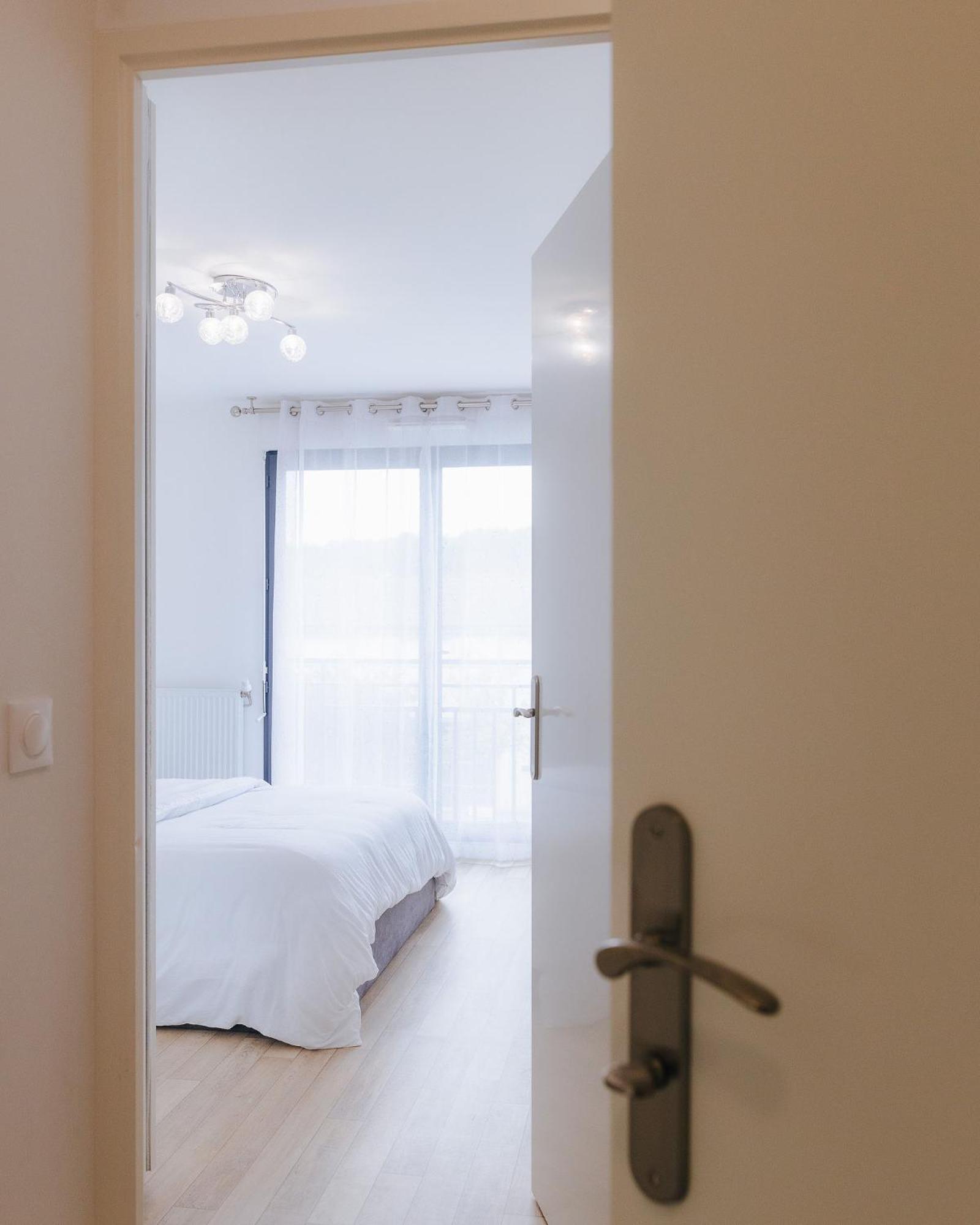 Appartement Luxueux, Neuf & Equipe A Versailles, Saint-Cyr-lʼÉcole Екстериор снимка